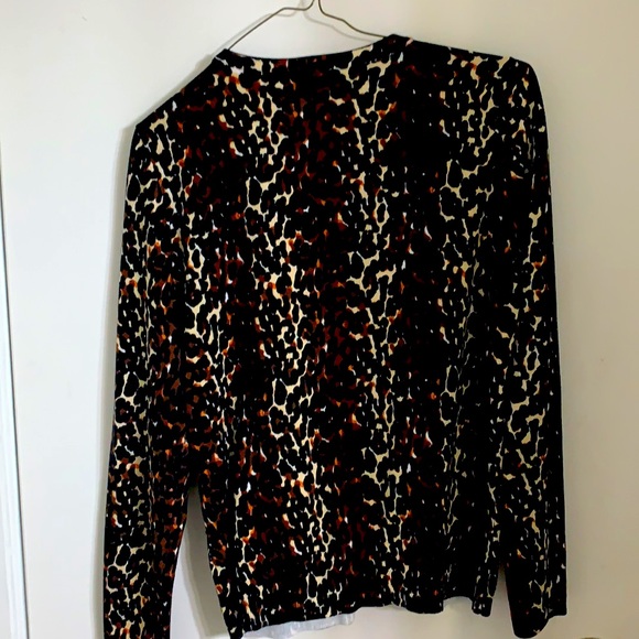 Adorable leopard print cardigan. - Picture 6 of 7